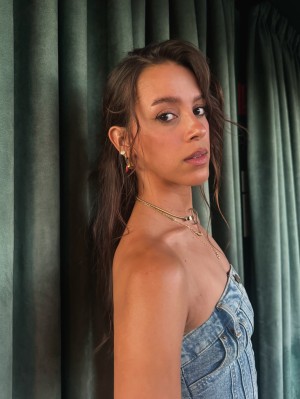 Izzybizzyspider Photo #31