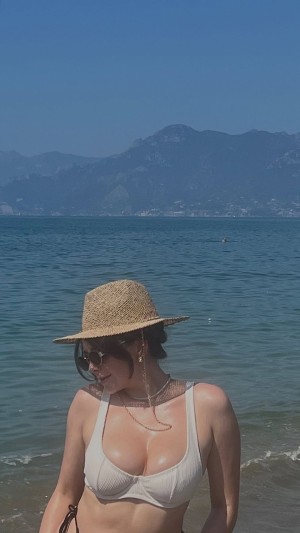 Julia Psuik Photo #7