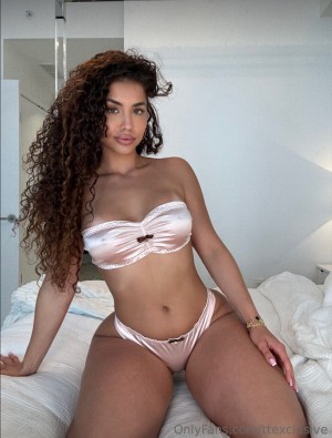 Thalia Matos Photo #177