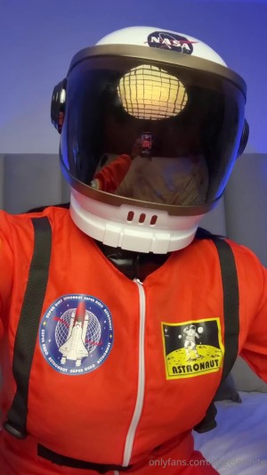 Angela White Photo #687