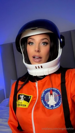 Angela White Photo #688