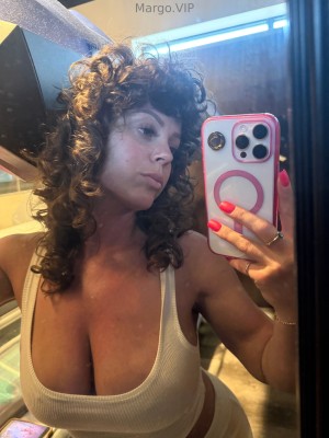 Rahyndee James Photo #207