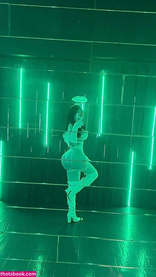 Genesiscruzsisi Photo #9