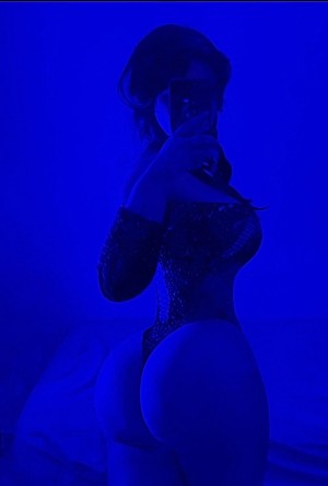 Genesiscruzsisi Photo #13