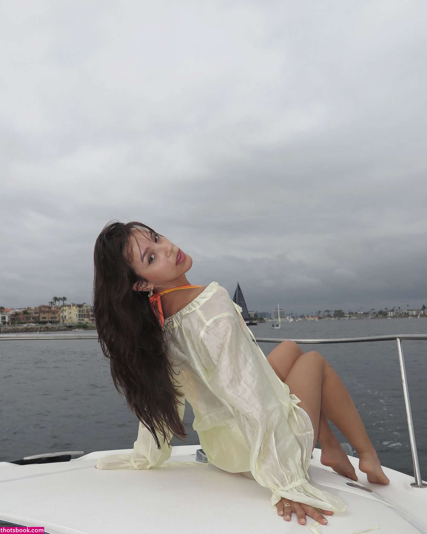 Izzybizzyspider Photo #3