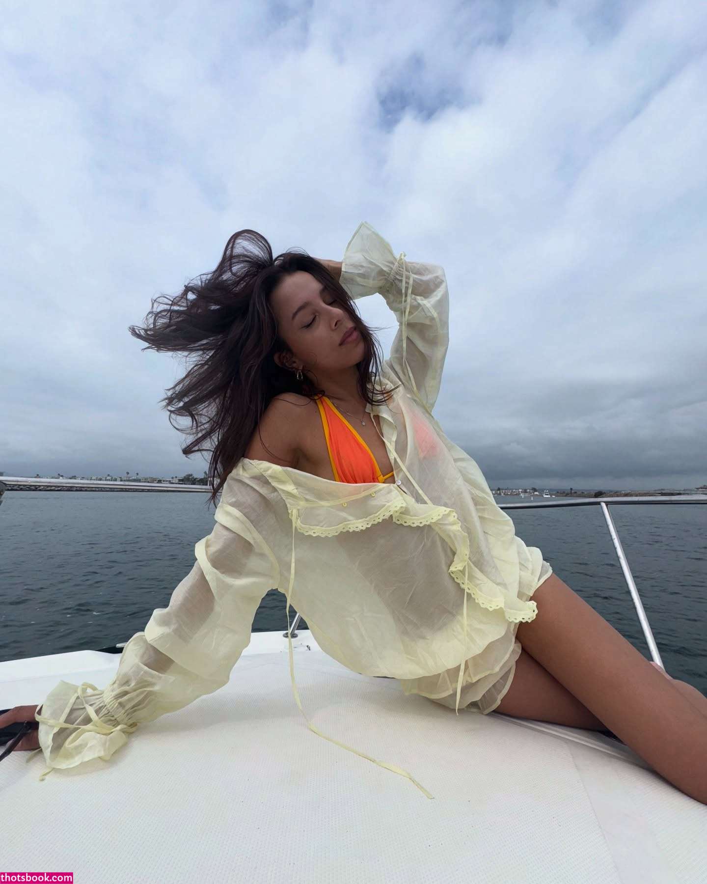 Izzybizzyspider Photo #5