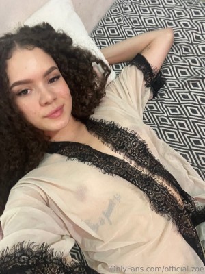 Official Zoe Photo #29