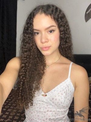 Official Zoe Photo #31