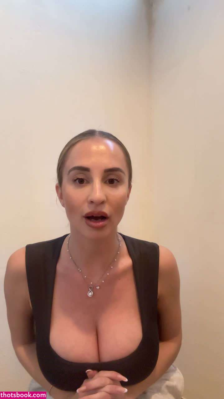 Maria Arreghini Photo #9