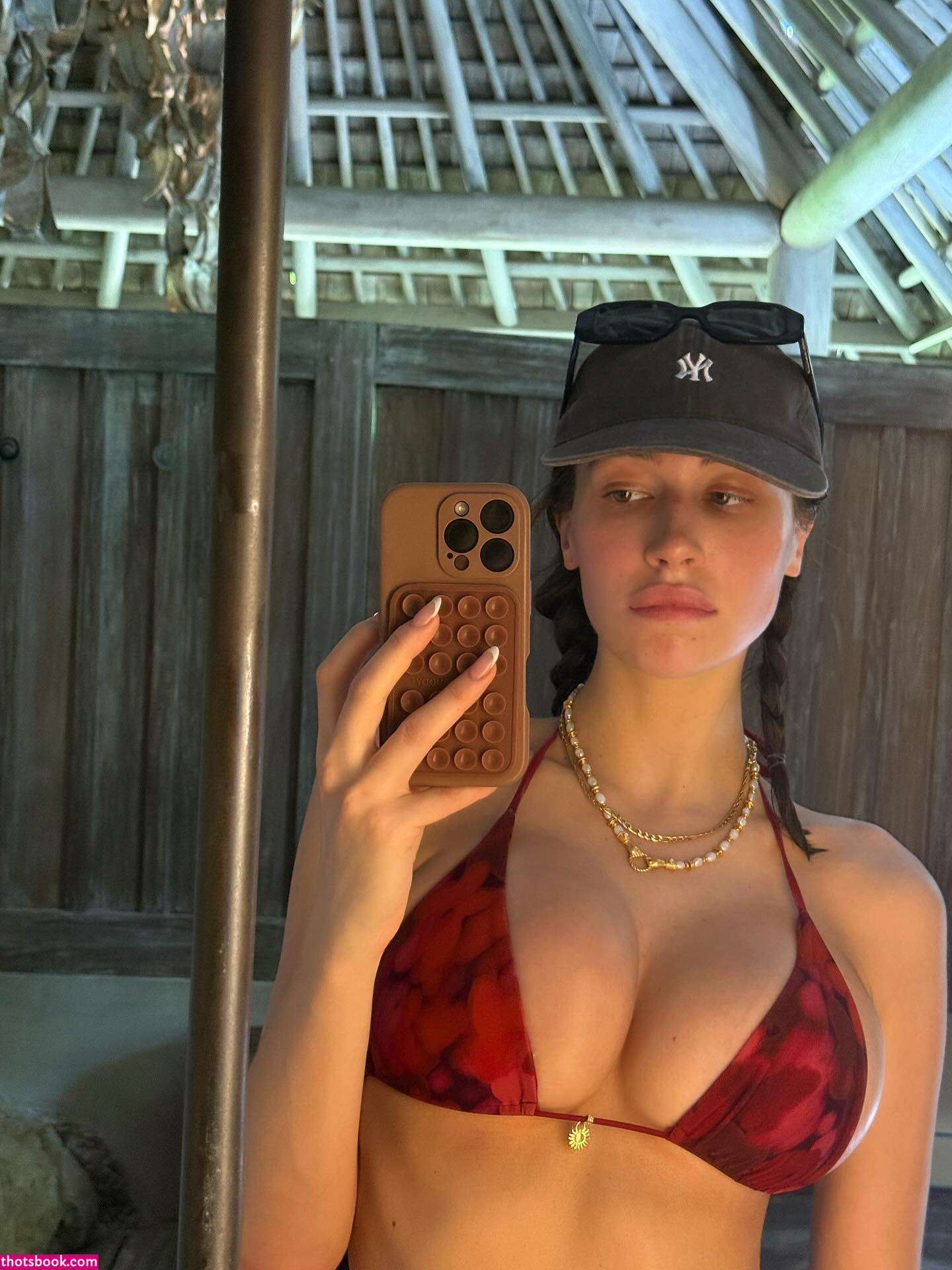 Elsie Hewitt Photo #124