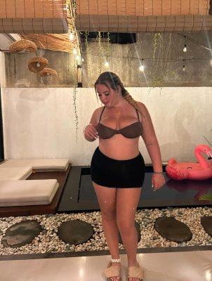 Ava Evans Photo #4