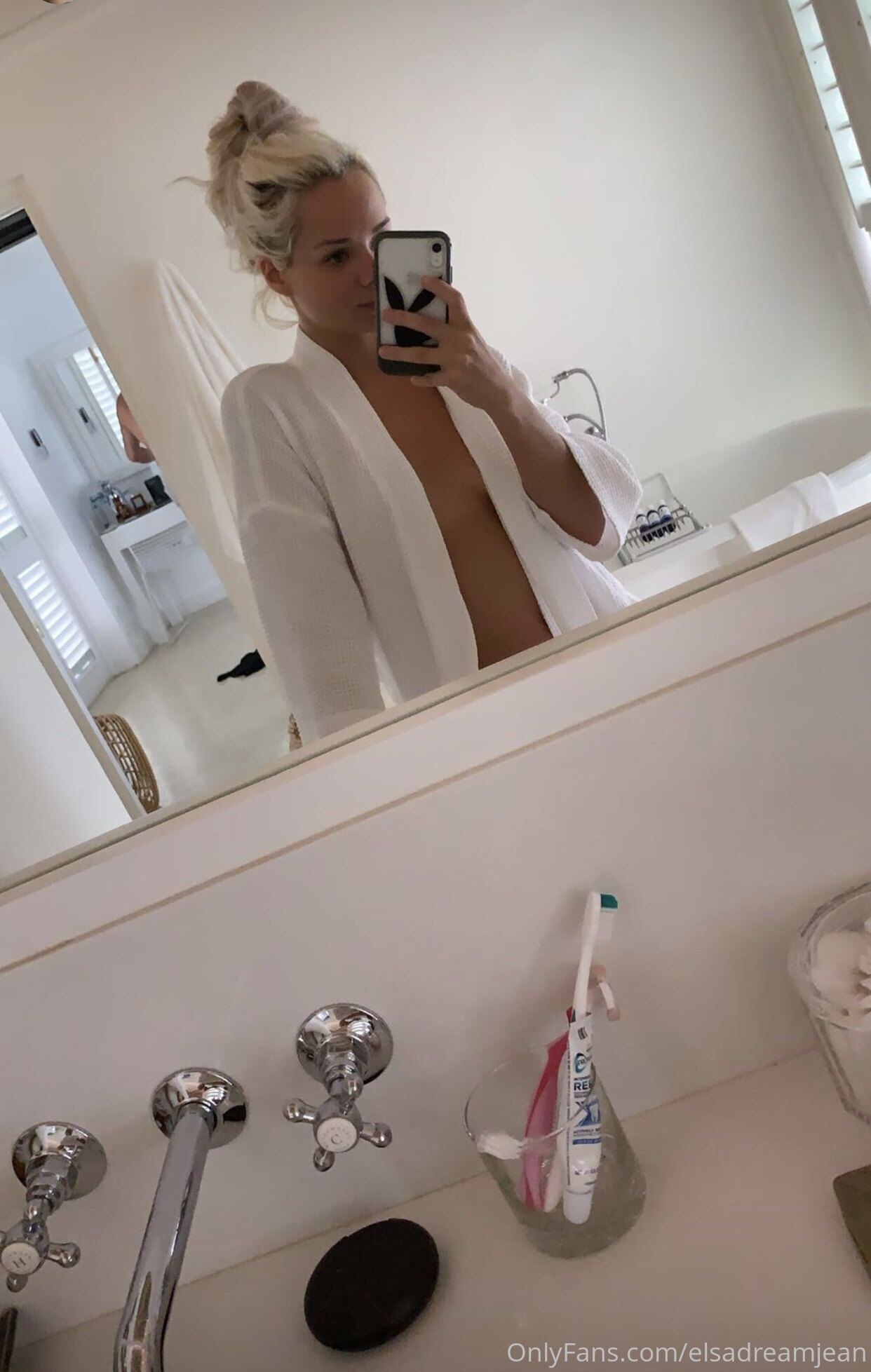 Elsa Jean Photo #258