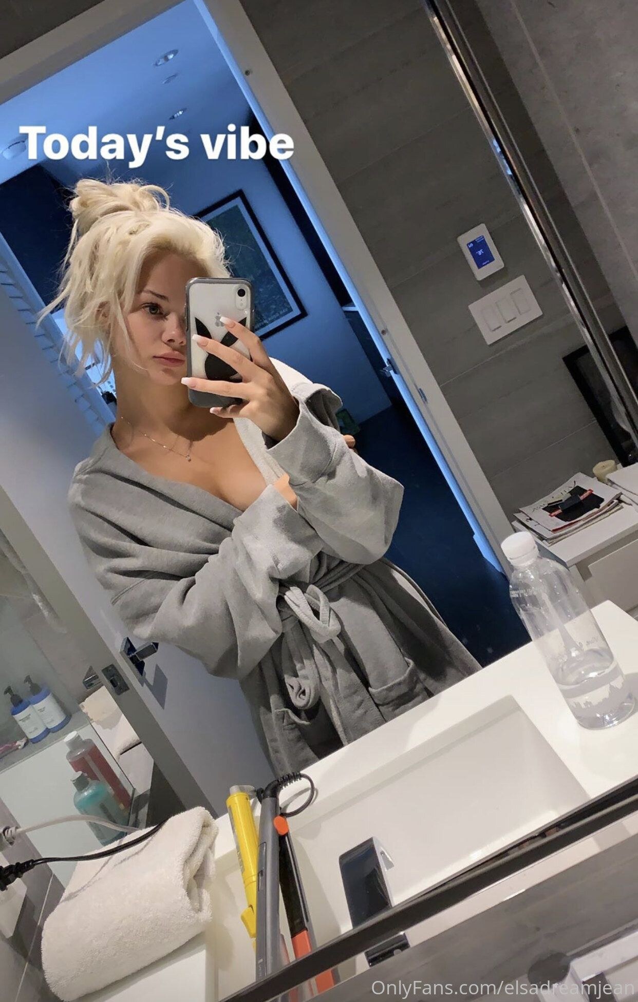 Elsa Jean Photo #266