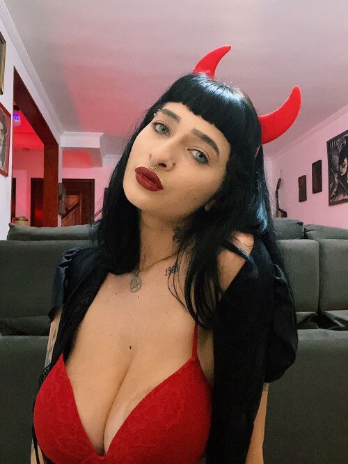 Camila Ribeiro Photo #15