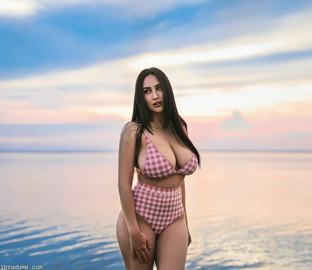 Louisa Khovanski Photo #27