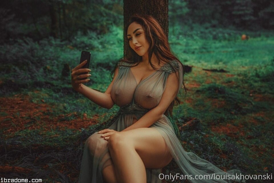 Louisa Khovanski Photo #85