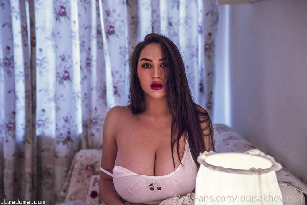 Louisa Khovanski Photo #119