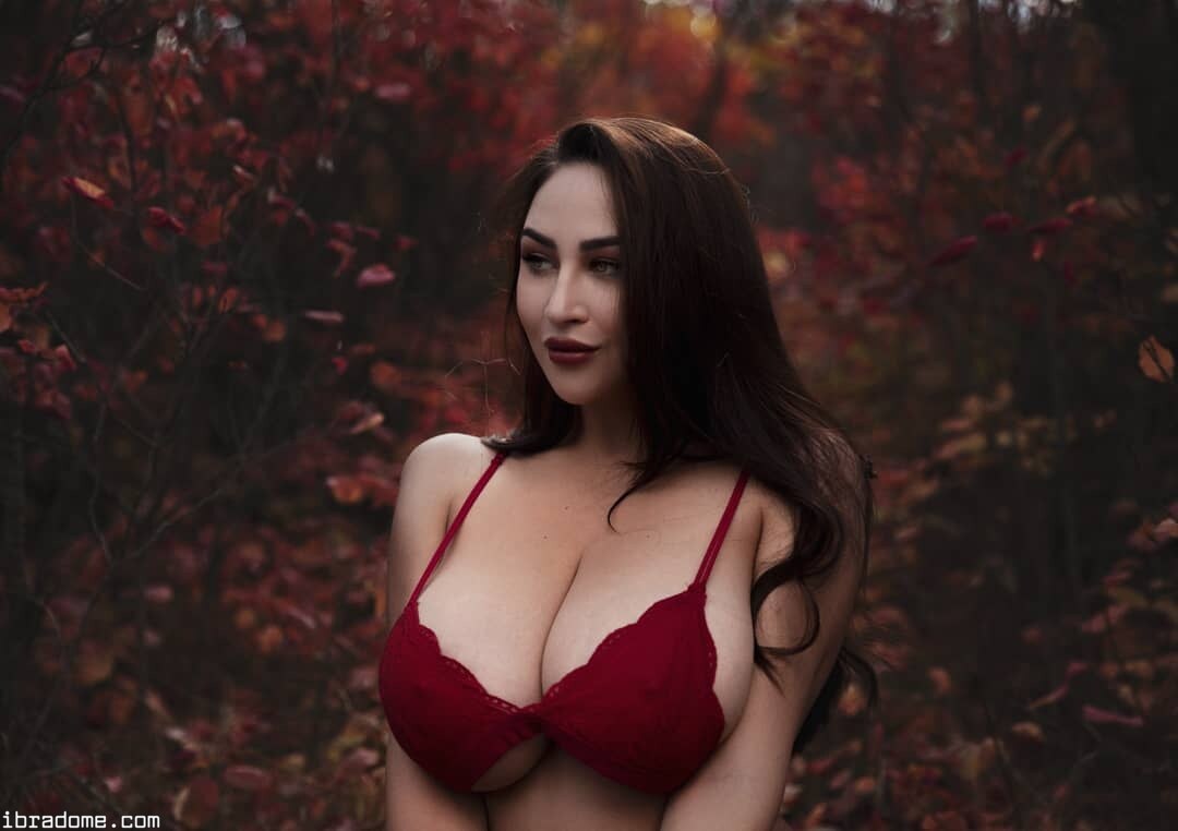 Louisa Khovanski Photo #164