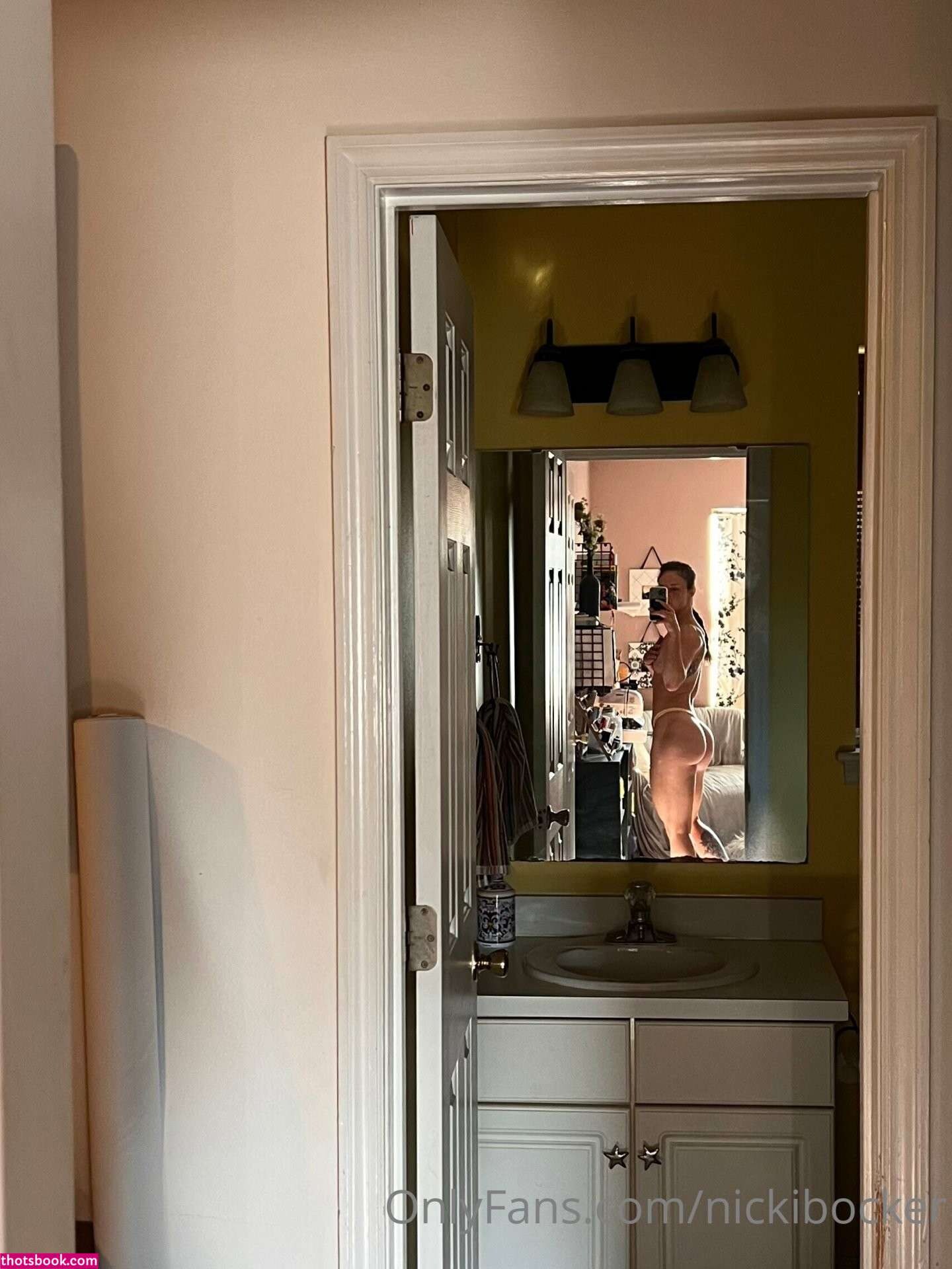 Nicki Bocker Photo #9