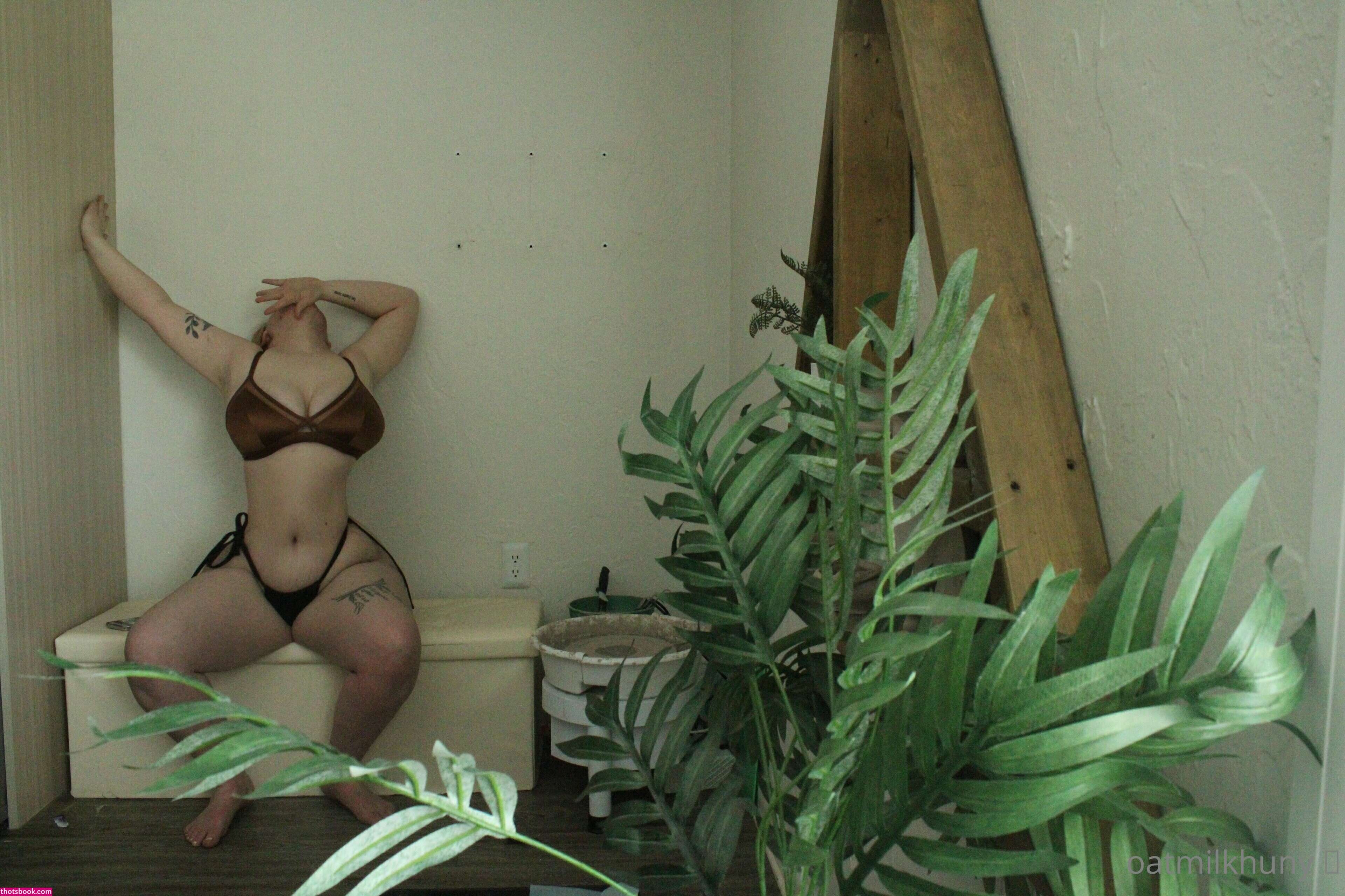 Oatmilkhunny Photo #42