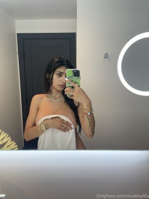 Mia Khalifa Photo #323