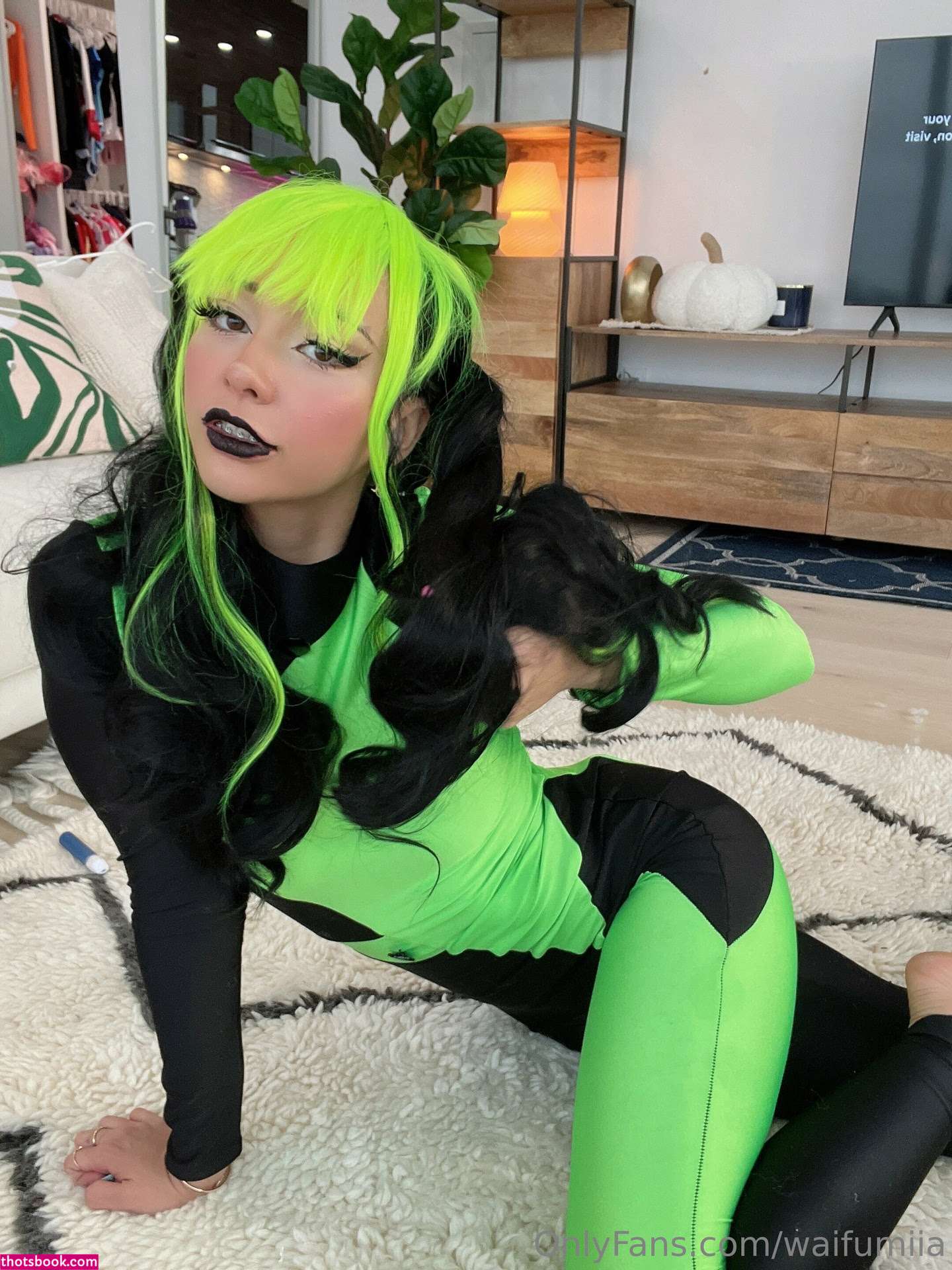 Izzybunnies Photo #362