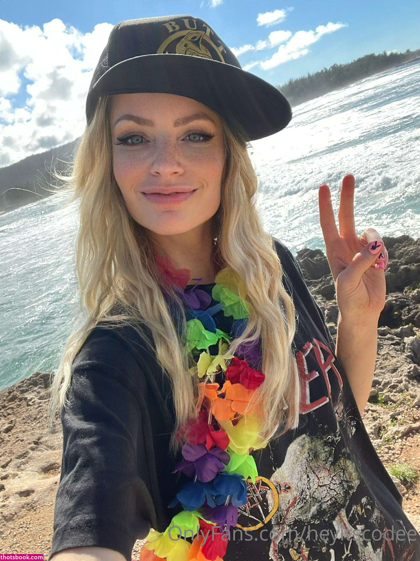 Heyitscodee Photo #108