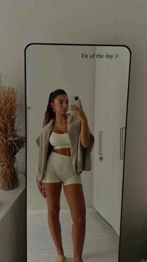 Ela Beeri Photo #131