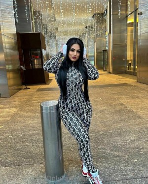 Nadia Khar Photo #66