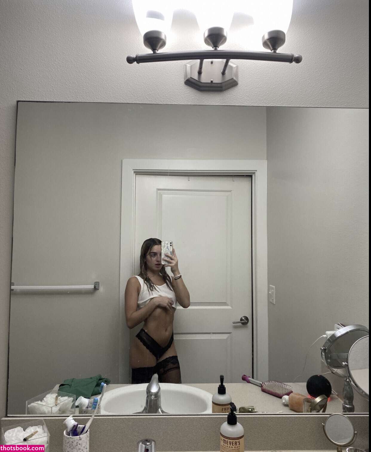 Casey Niles Photo #5