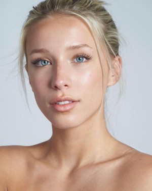 Kenzi Hope Photo #18