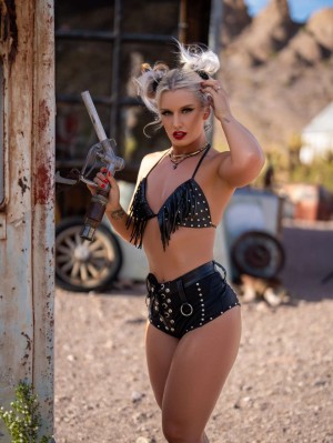 Toni Storm Photo #11