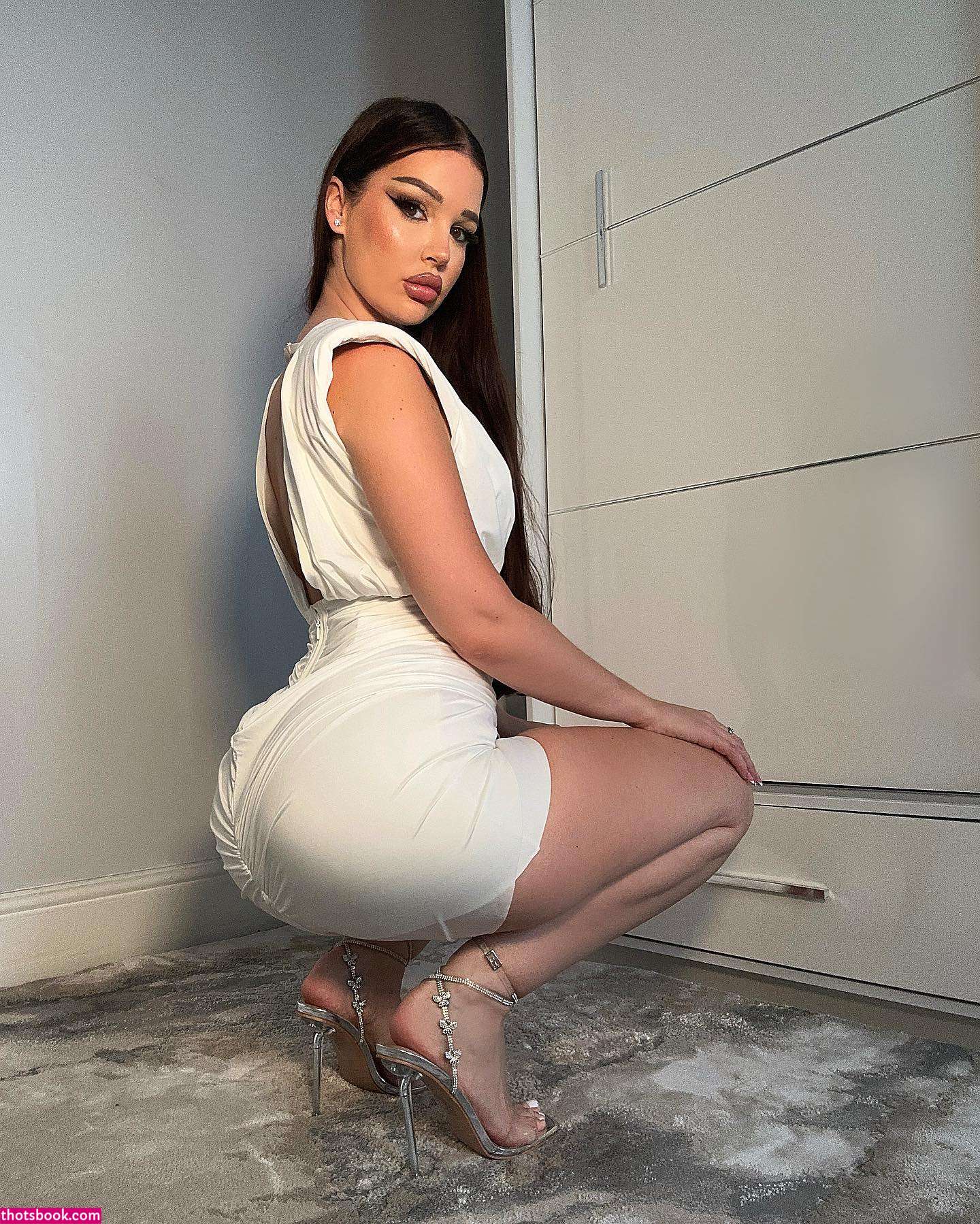 Elizabeth Georgina Photo #39