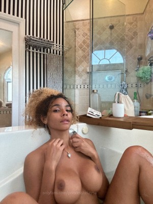 Helayna Marie Photo #22