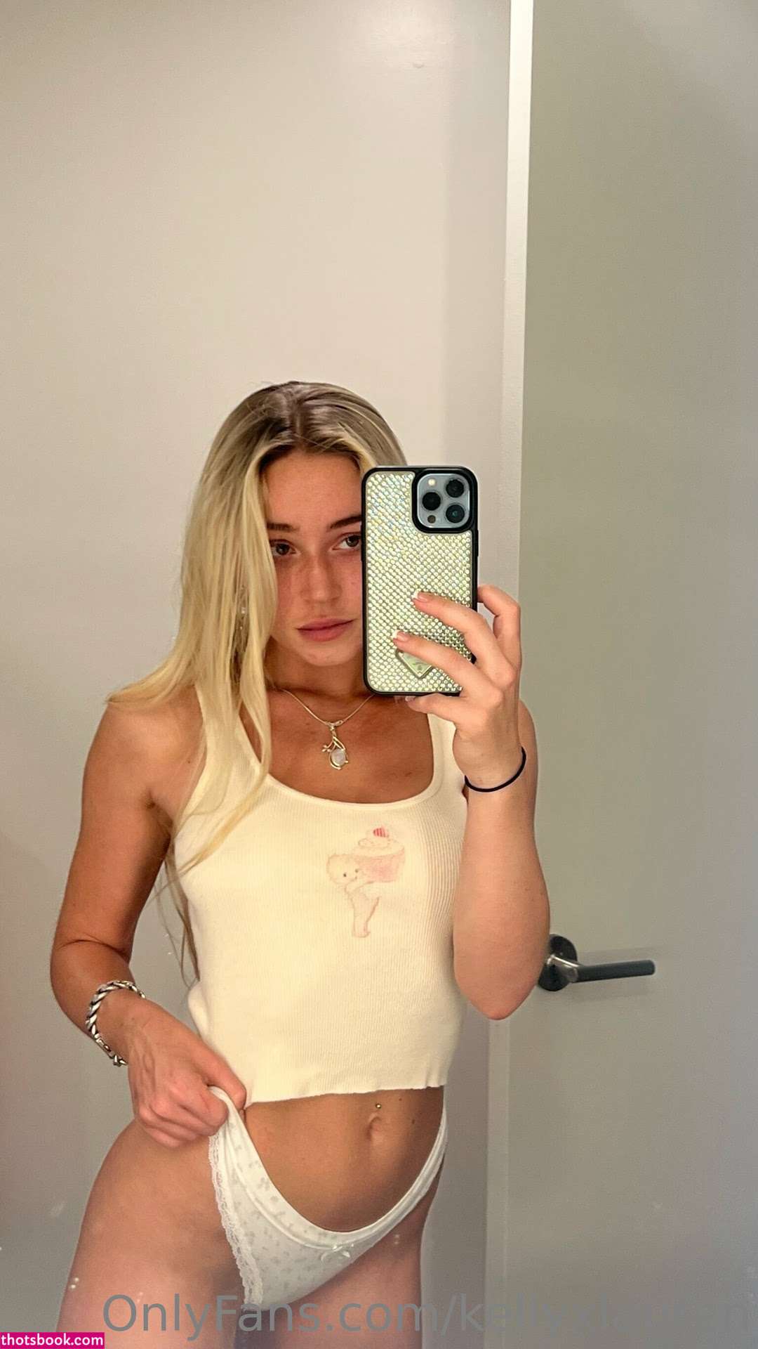 Kelly Lauren Photo #13