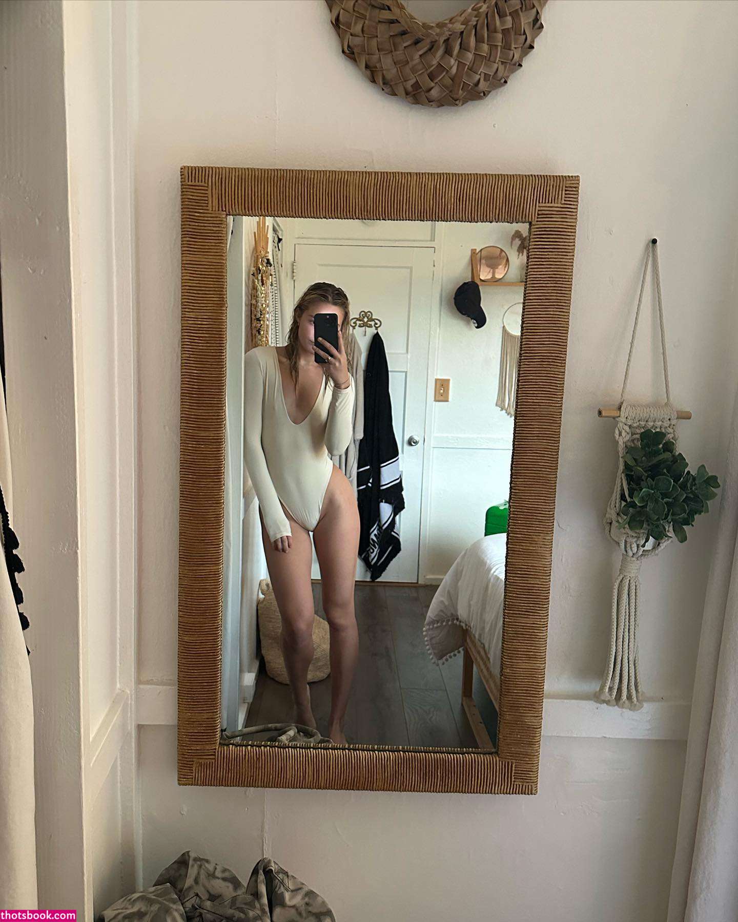 Olivia Ponton Photo #37