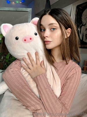 Petiteposter18 Photo #117