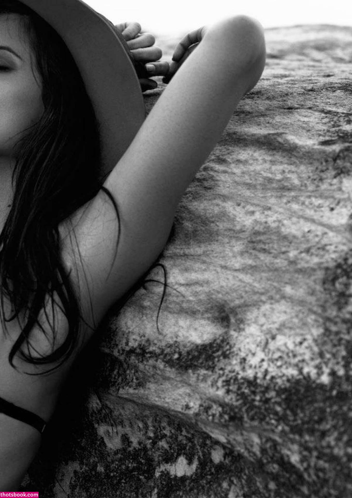 Little Caprice Photo #16