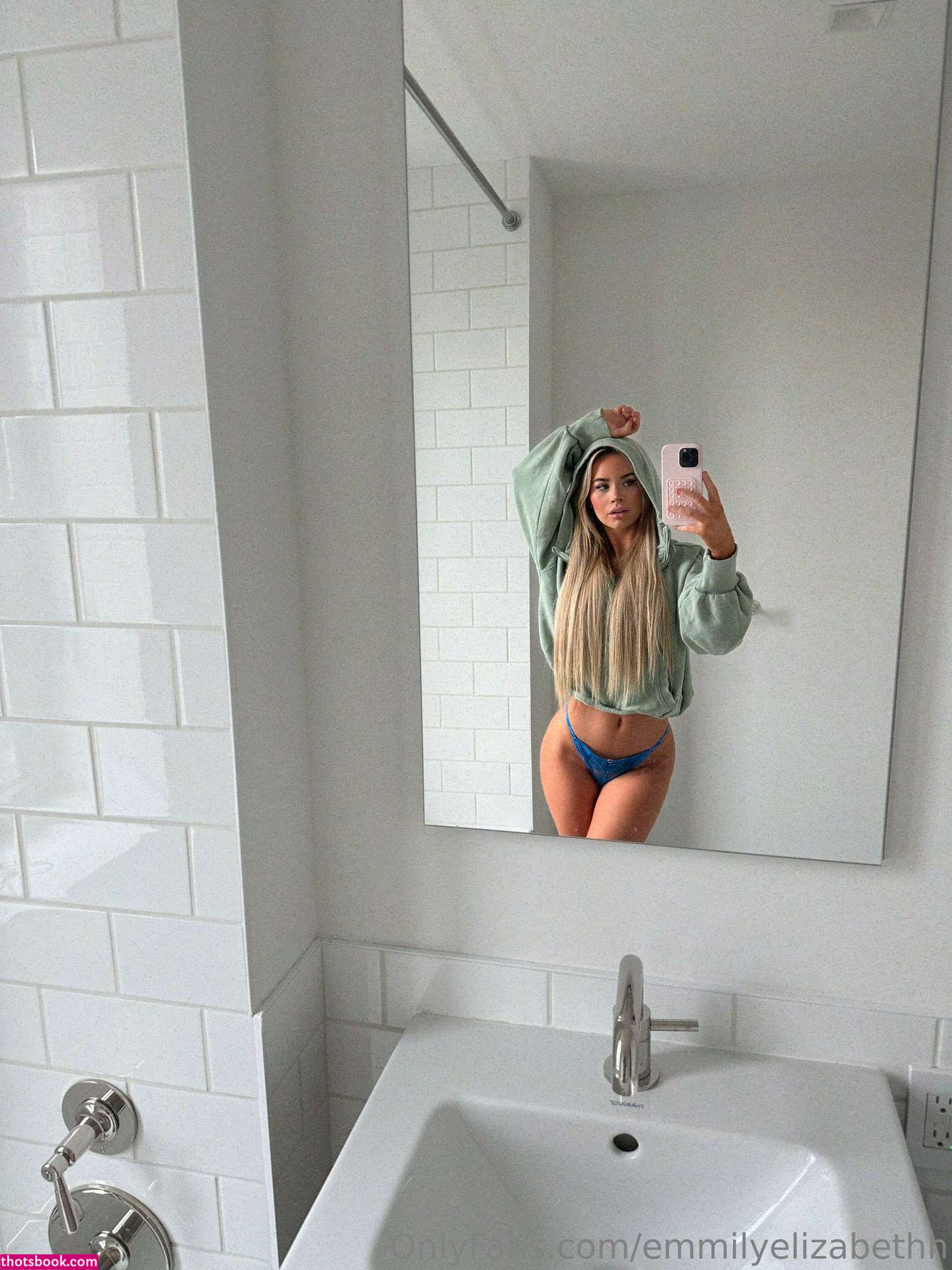 Emily Elizabeth Photo #85