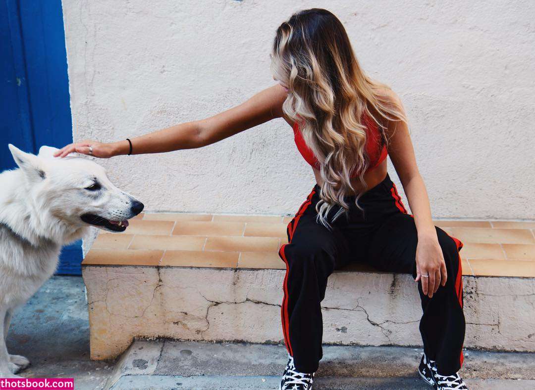 Lacey Montgomery Photo #193