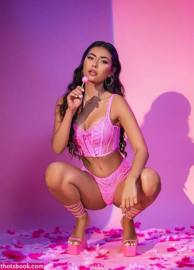 Florence Mueller Photo #32