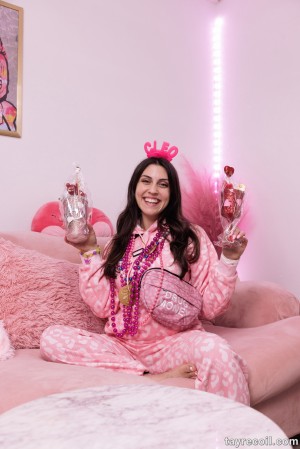 Taylor Feingold Photo #5