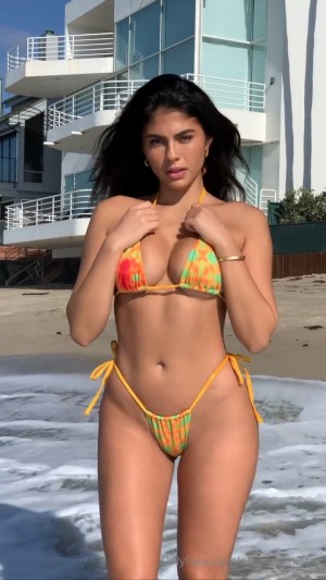 Amanda Trivizas Video #142