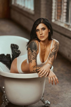 Arryn Zech Photo #177