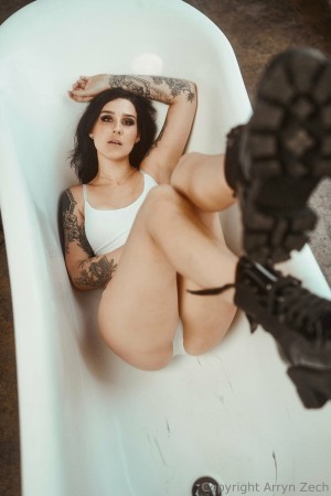 Arryn Zech Post #18