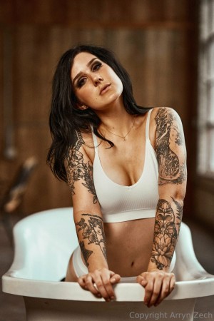 Arryn Zech Photo #186