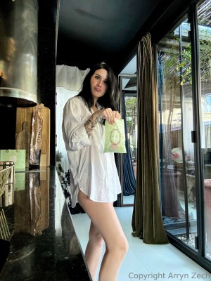 Arryn Zech Photo #229