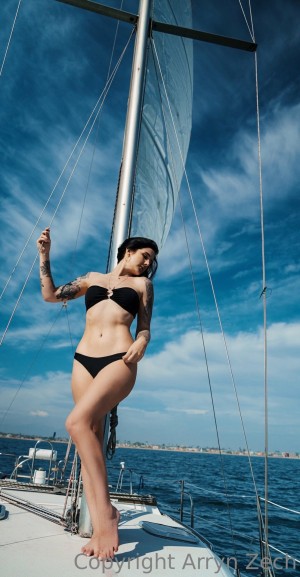 Arryn Zech Photo #331