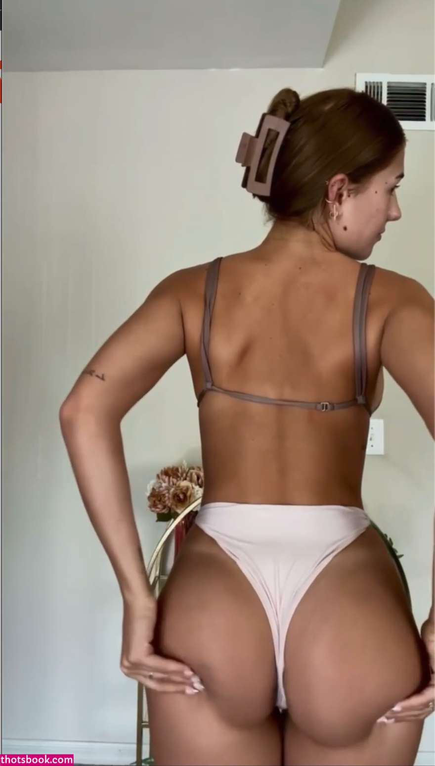 Justine Ouellet Photo #81