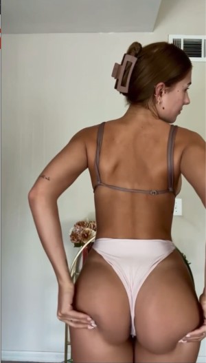 Justine Ouellet Photo #81